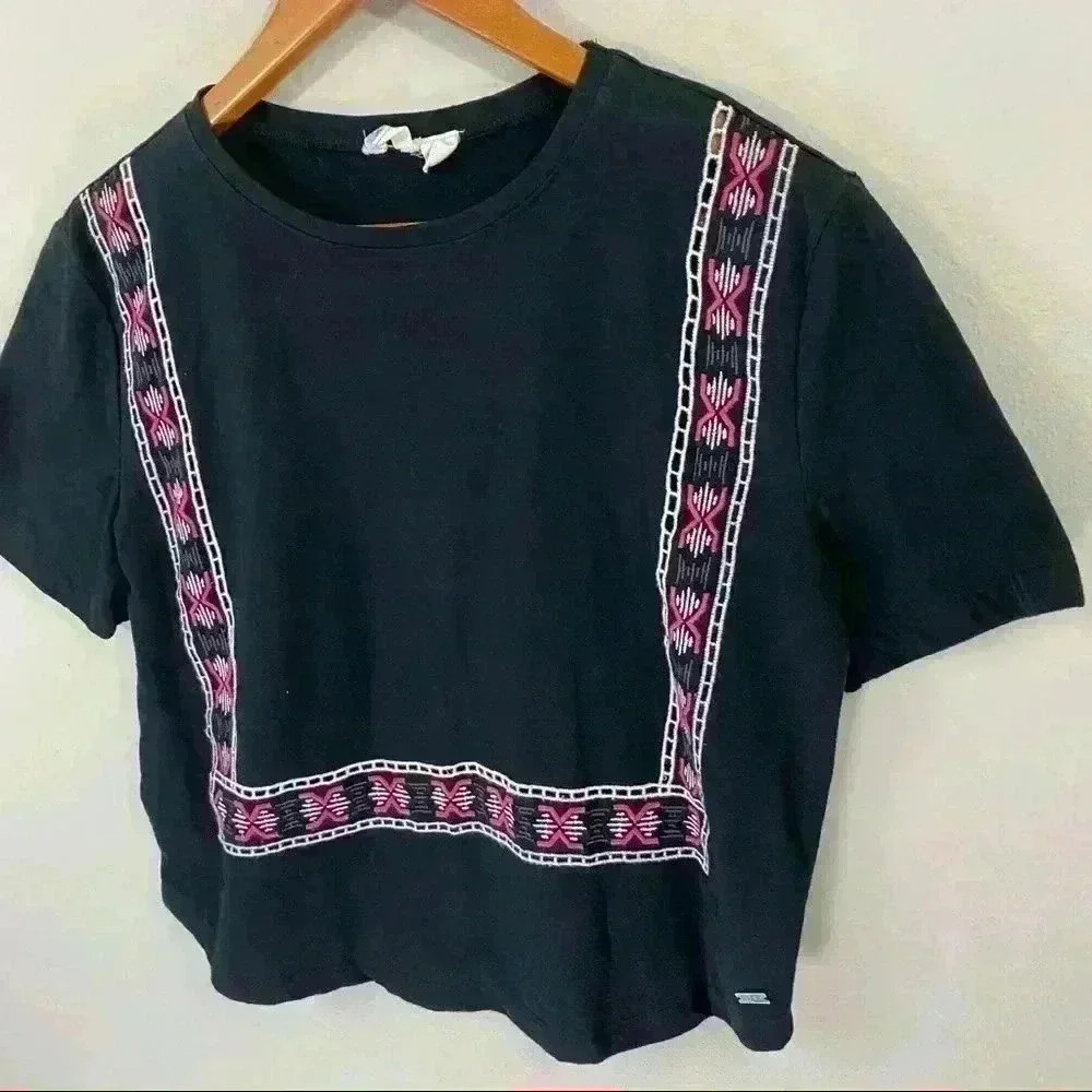 Roxy embroidered boxy crop top - Picture 2 of 3